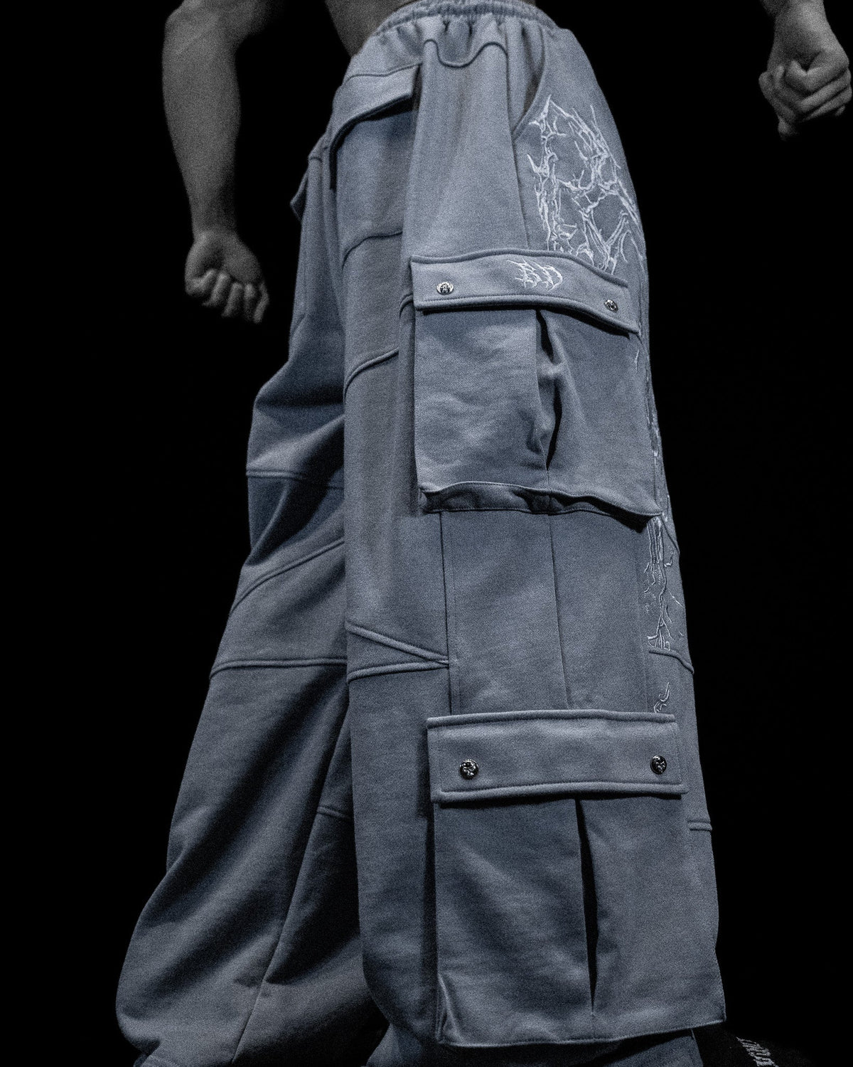 937 Embroidered Tactical Oversized Uncuffed Cargos [GUN METAL]AGJ1