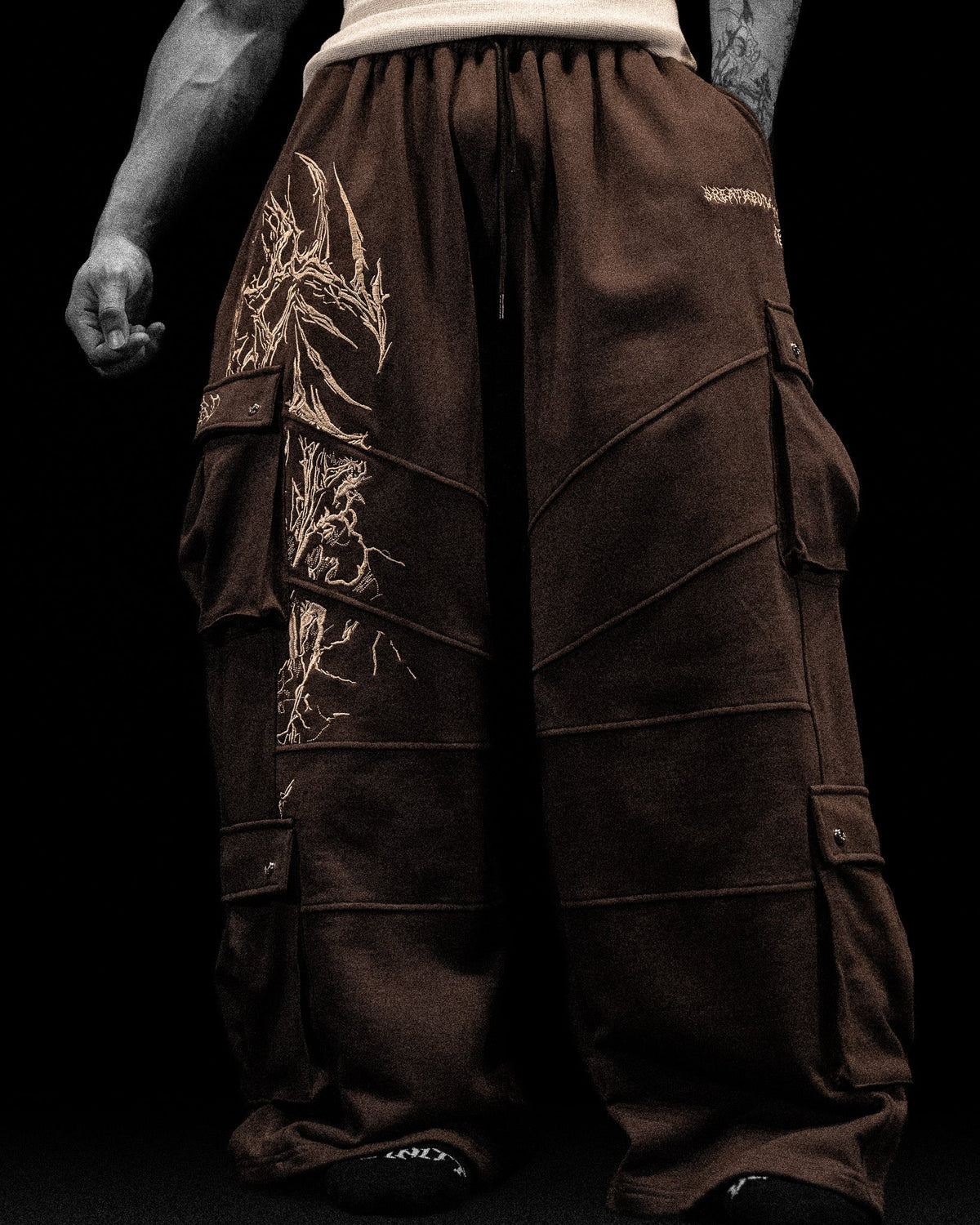 937 Embroidered Tactical Oversized Uncuffed Cargos [ROOT BEER]AGJ2