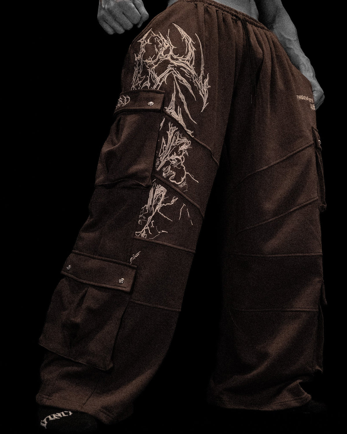 937 Embroidered Tactical Oversized Uncuffed Cargos [ROOT BEER]AGJ2