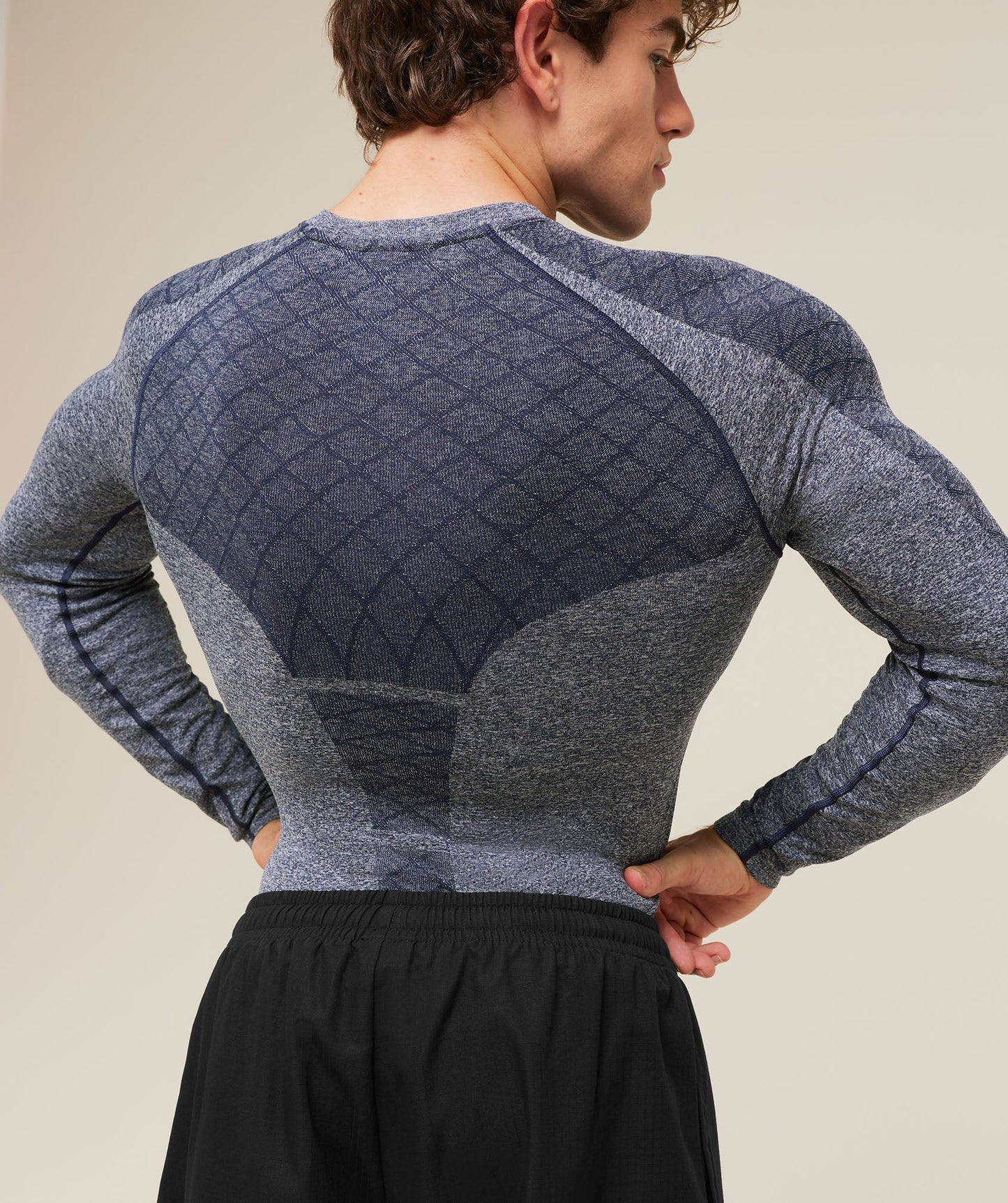 Devant Seamless Long Sleeve T-Shirt