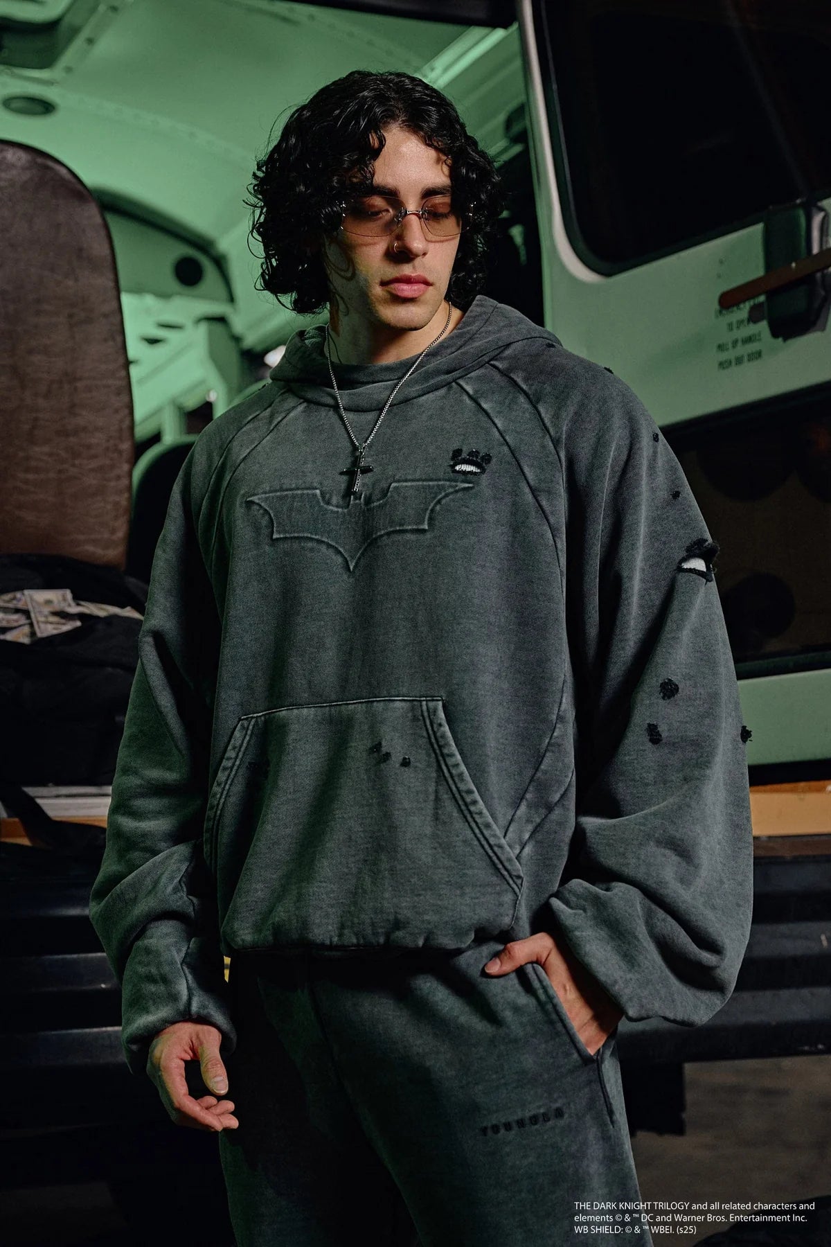 5218 - Batman Street Hoodies GREY
